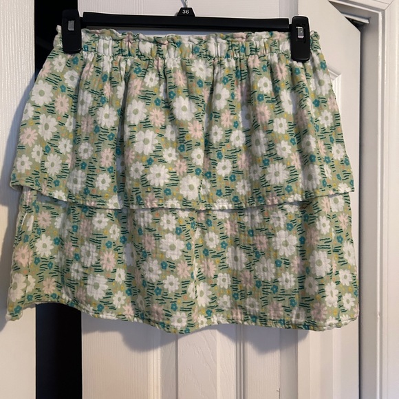 Cat & Jack Green Mini Bubble Skirt with Ruffled Tiered Style for Casual Wear - Picture 2 of 2